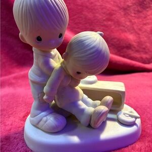 Precious Moments vintage 1980 “Love Lifted Me" #E-5201